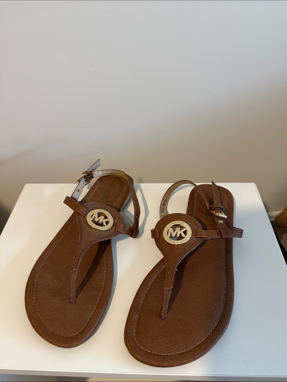 Michael Kors Brown Leather MK Logo Thong Sandals 7.5